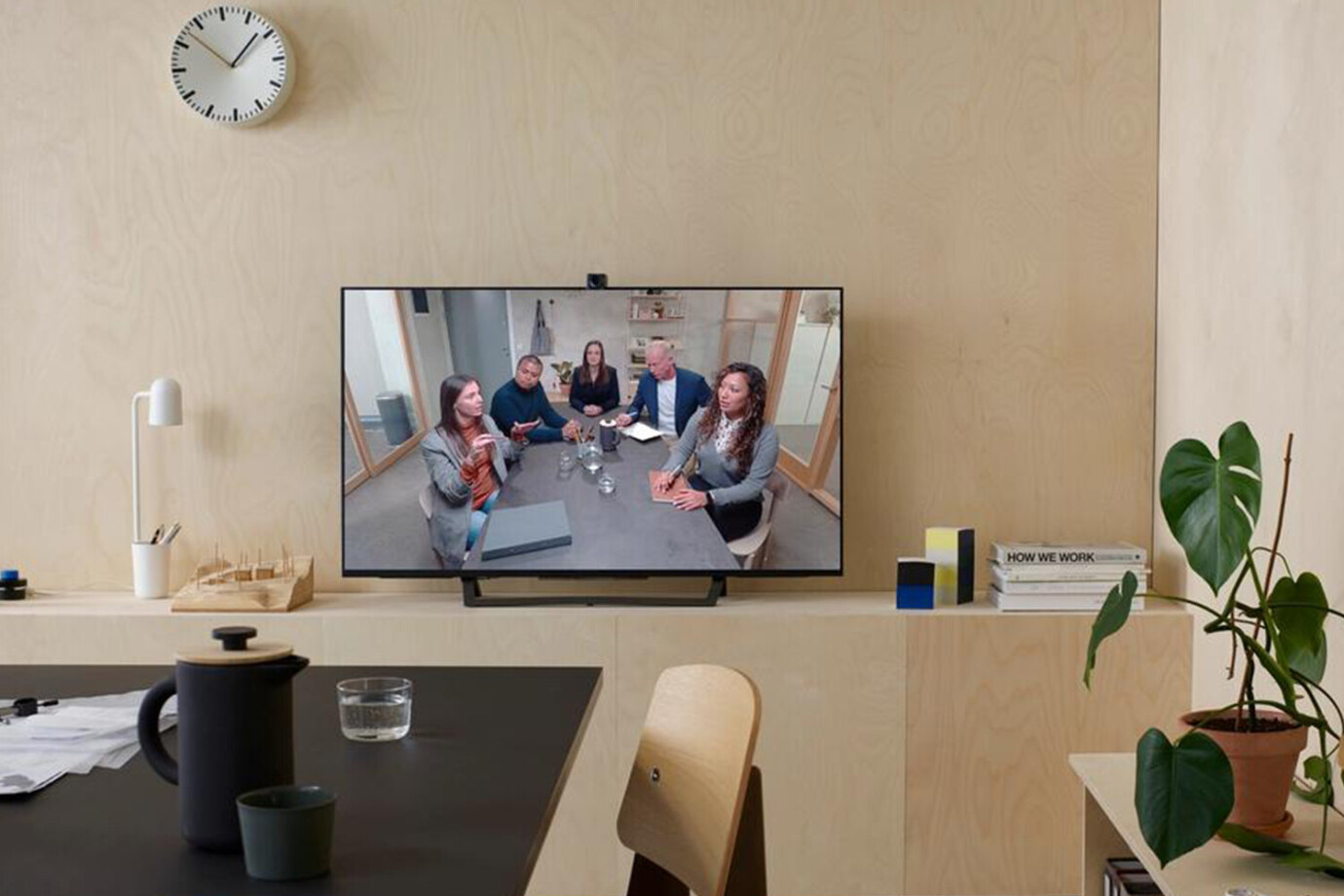 Huddly IQ Konferenzkamera inkl. 60cm Kabel, ohne Mikrofonarray, 12 MP, 30fps, 150° FOV, 4xZoom